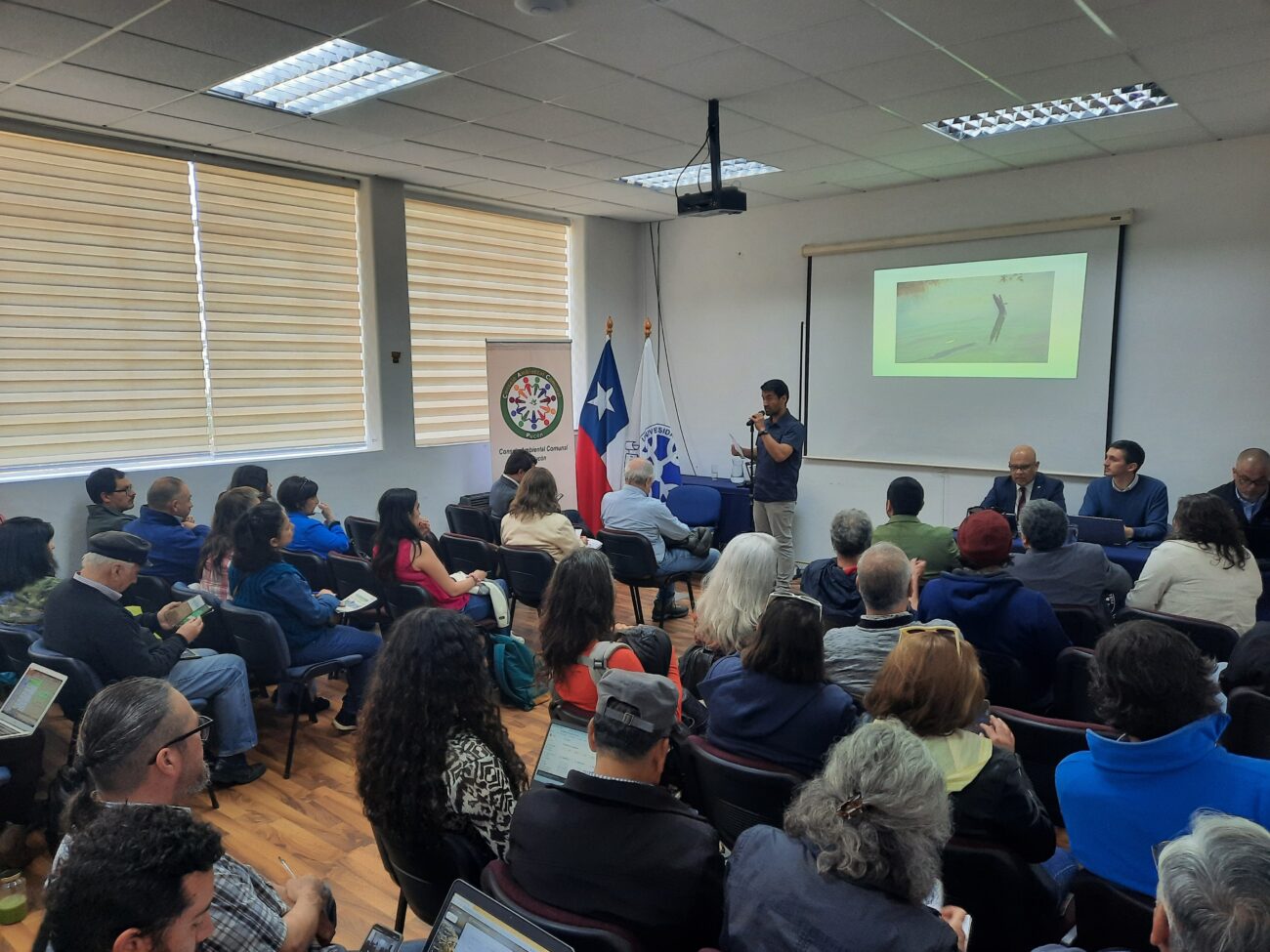 EN PUCÓN SE REALIZÓ SEMINARIO DE DELITOS E INSTITUCIONALIDAD MEDIOAMBIENTAL – Website de la Municipalidad de Pucón