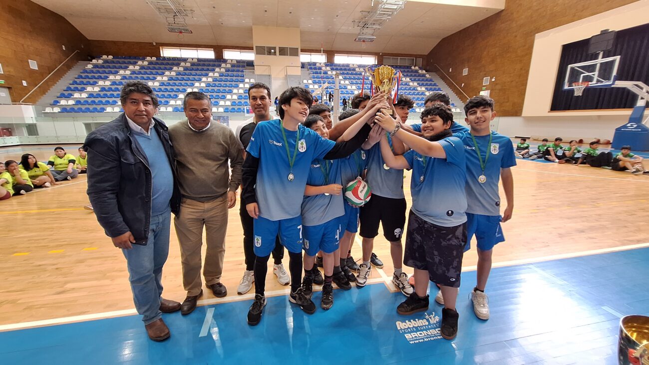 PUCÓN CORONÓ A LOS CAMPEONES DE LA LIGA DE VOLEIBOL ESCOLAR 2023 – Website de la Municipalidad de Pucón