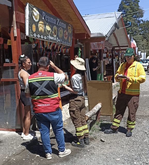 MUNICIPIO DE PUCÓN SENSIBILIZA Y EDUCA RESPECTO A LA AMENAZA DE INCENDIOS FORESTALES – Website de la Municipalidad de Pucón