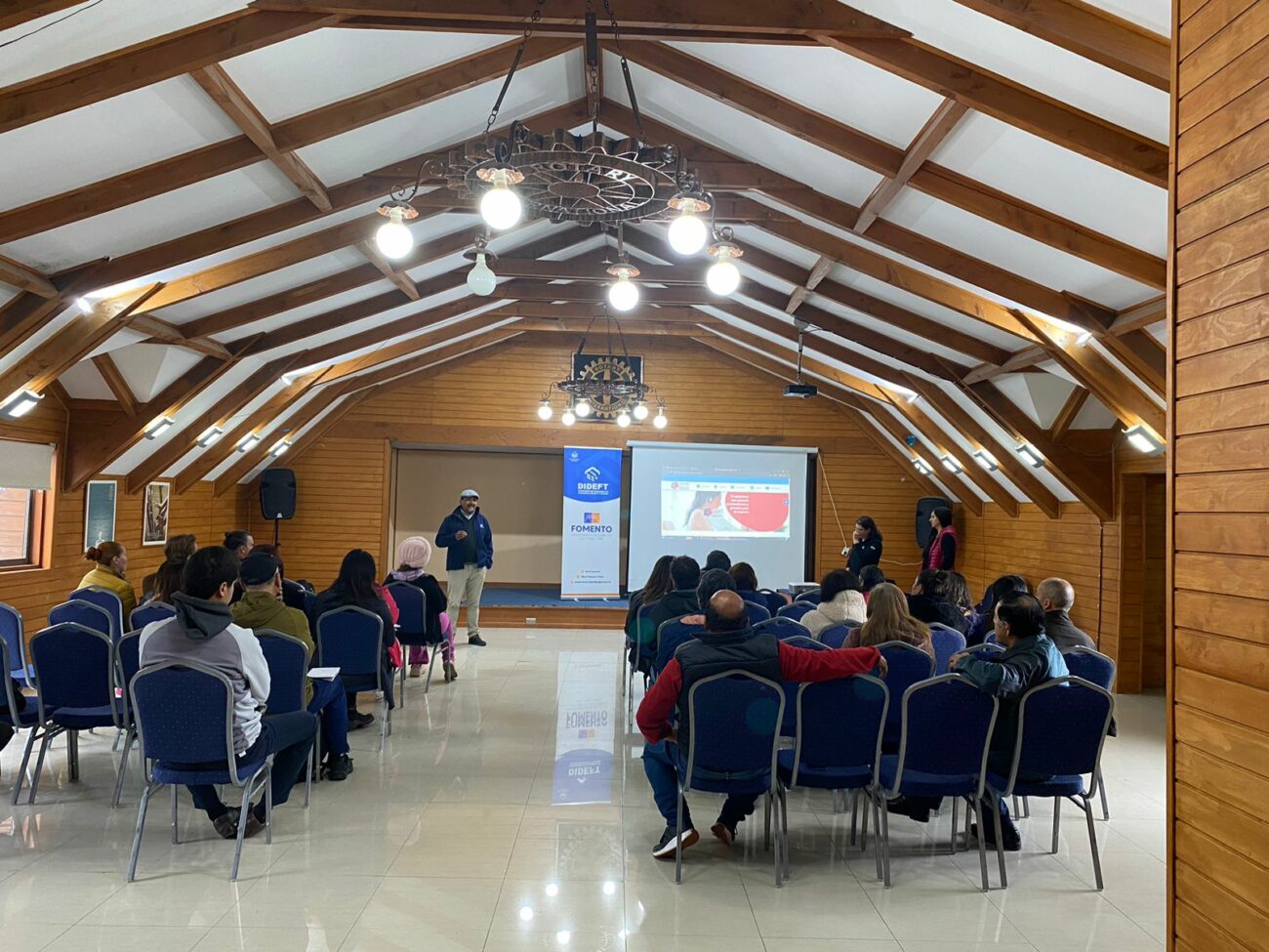 LÍNEAS FINANCIAMIENTO Y MODELO DE NEGOCIOS, SERCOTEC  – Website de la Municipalidad de Pucón